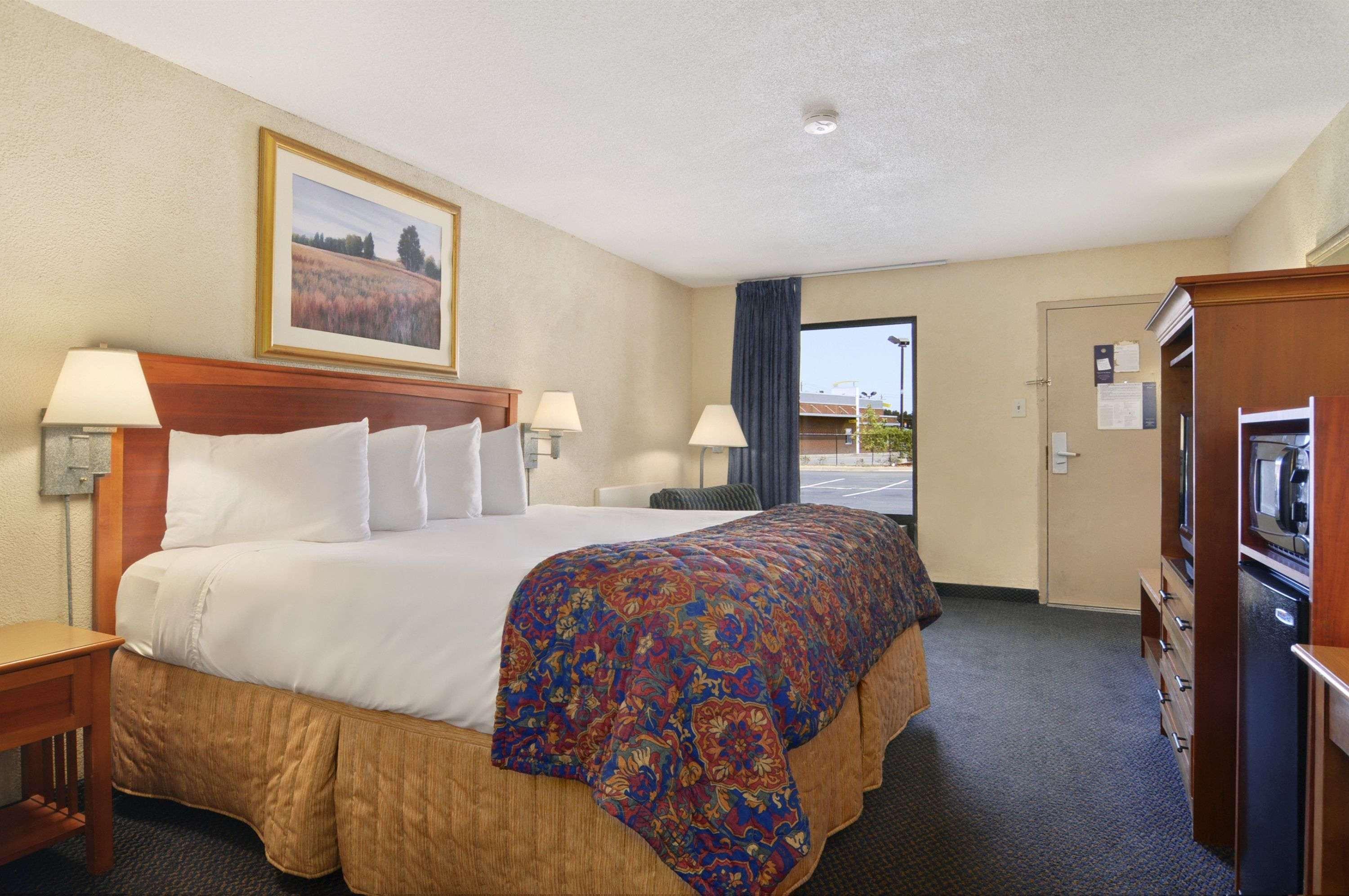 Baymont By Wyndham Macon I-75 Motel Eksteriør billede