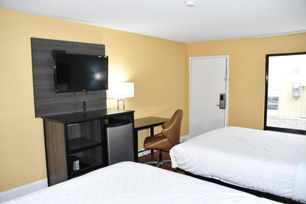 Baymont By Wyndham Macon I-75 Motel Eksteriør billede