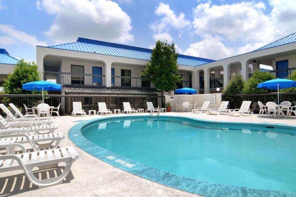 Baymont By Wyndham Macon I-75 Motel Eksteriør billede