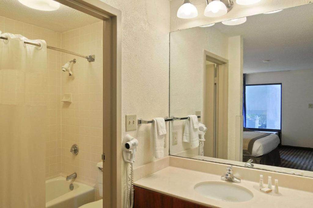 Baymont By Wyndham Macon I-75 Motel Eksteriør billede
